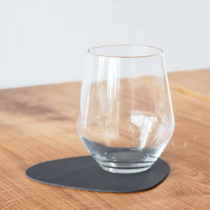 leren glasonderzetter Curve Anthrachite van LINDDNA